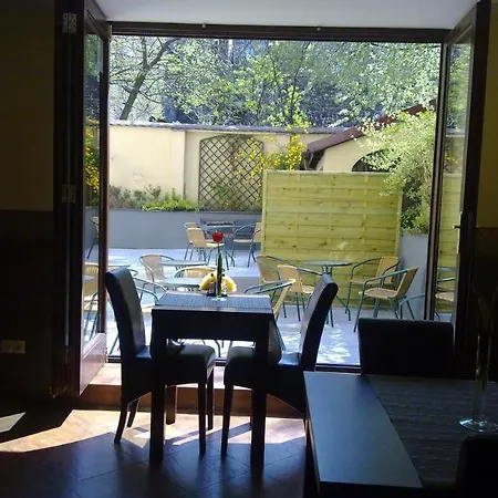 图尔内住宿加早餐旅馆 住宿加早餐酒店 2*